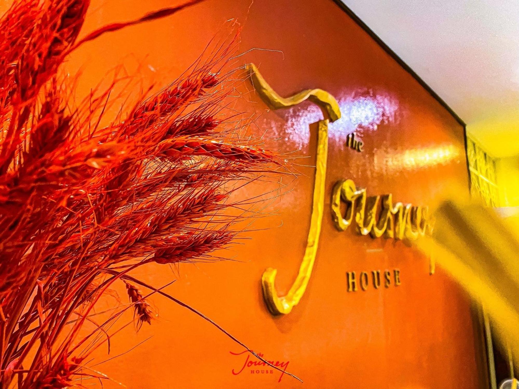 קנצ'נבורי The Journey House Lifestyle Boutique Hotel מראה חיצוני תמונה