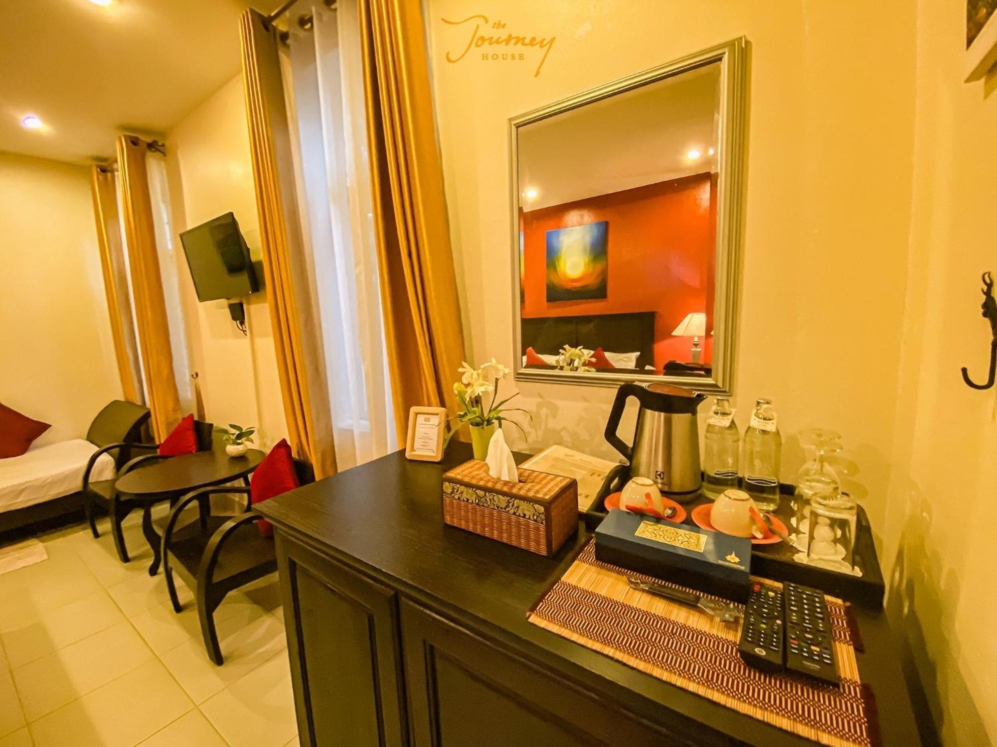 קנצ'נבורי The Journey House Lifestyle Boutique Hotel מראה חיצוני תמונה