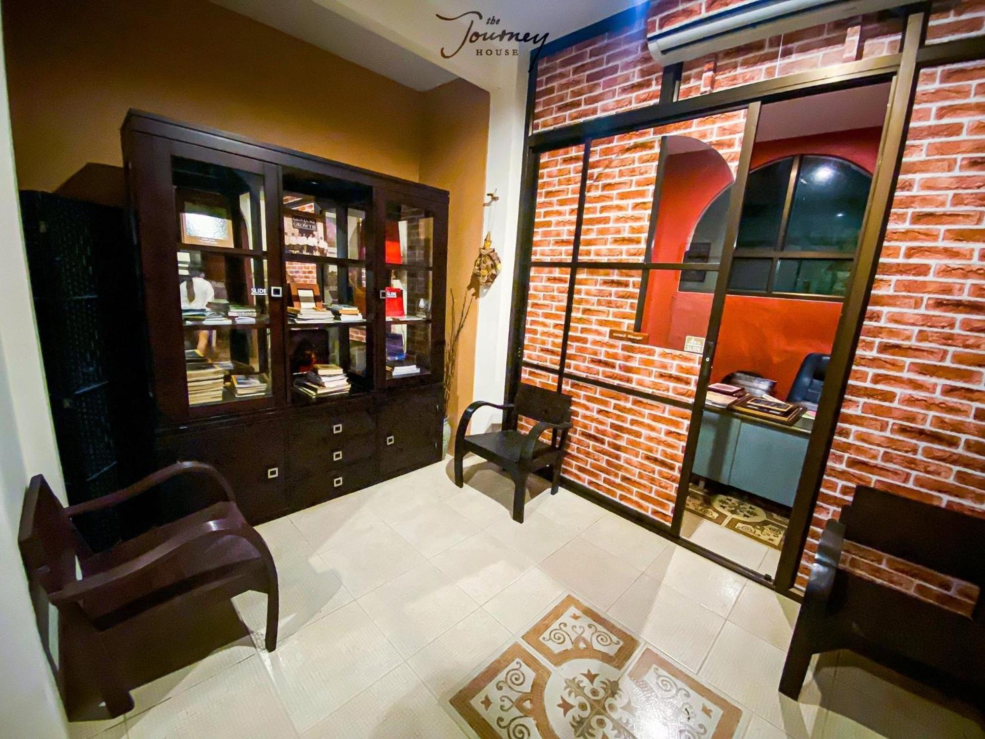 קנצ'נבורי The Journey House Lifestyle Boutique Hotel מראה חיצוני תמונה