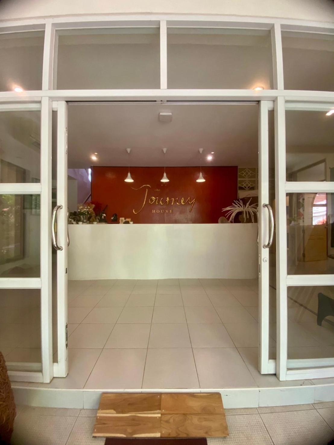 קנצ'נבורי The Journey House Lifestyle Boutique Hotel מראה חיצוני תמונה